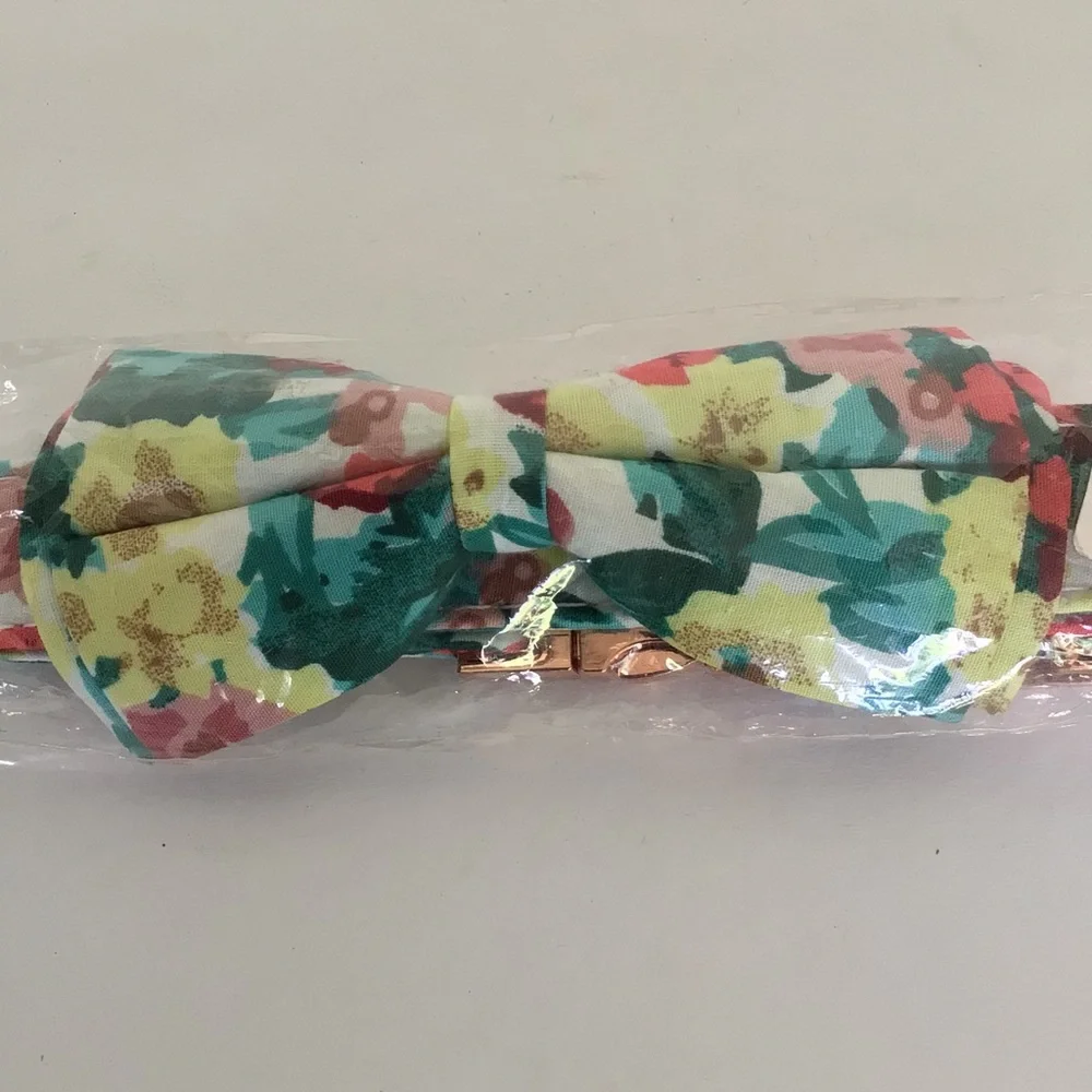 SUPERBUDDY FLORAL DOG COLLAR MEDIUM/LARGE NWT